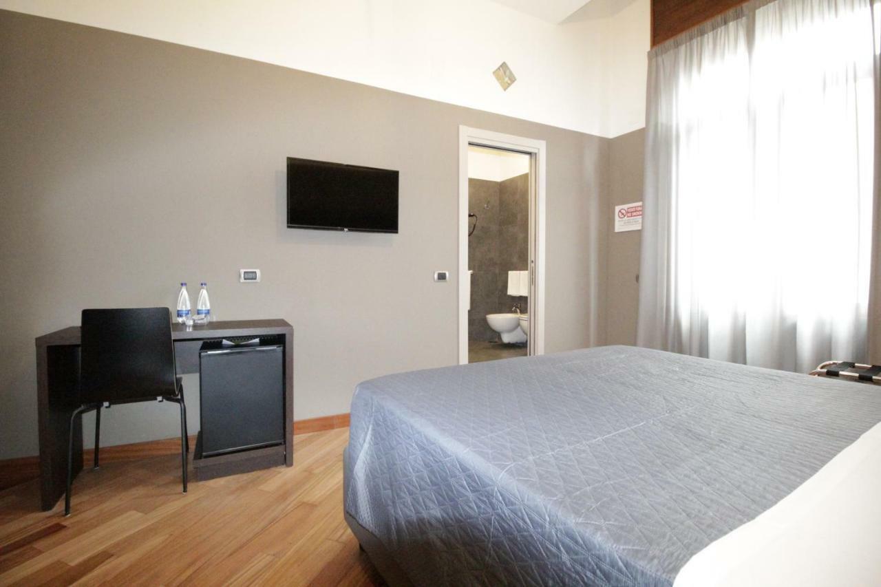 Hotel Piazza Carita Neapel Exterior foto